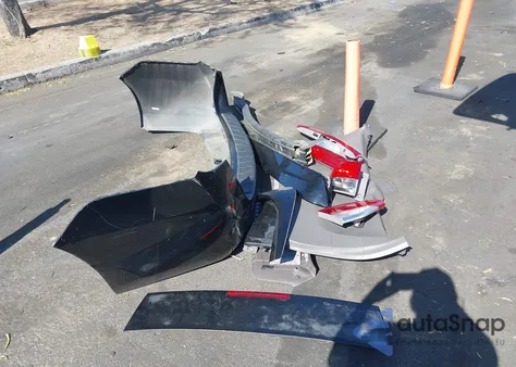 2014 Honda Odyssey Touring/Touring Elite z USA, uszkodzony, nr VIN 5FNRL5H92EB096141